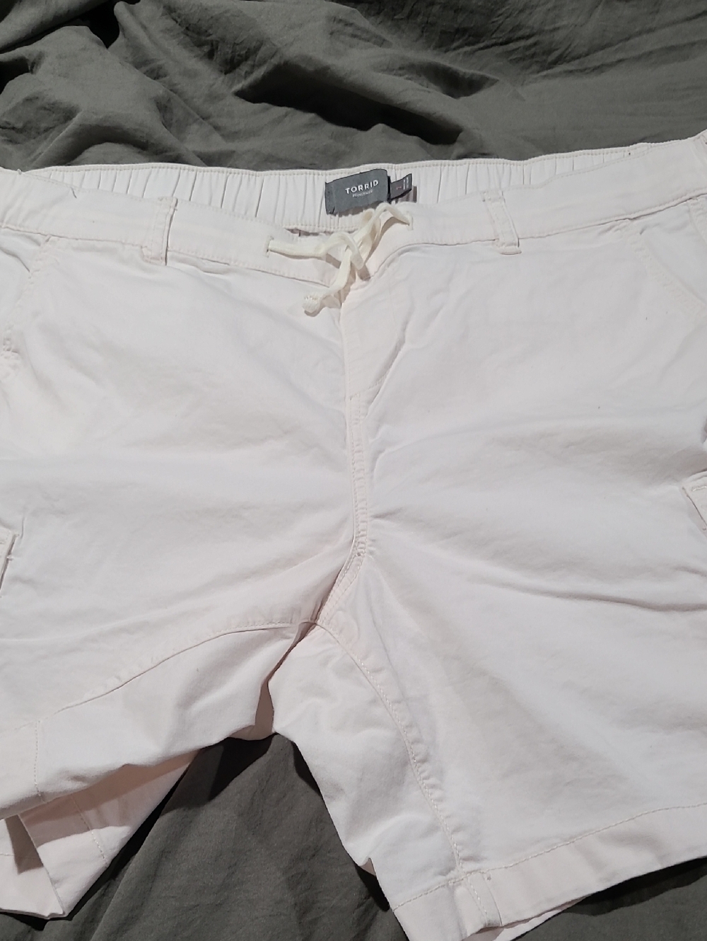 Torrid Women Crram/off White Cargo Drawstring Shorts